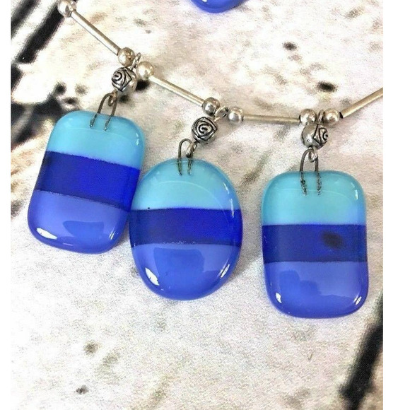 Choker Cable Necklace & Matching Earrings Set Wire Band Blue Glass Pendants - Picture 2 of 7